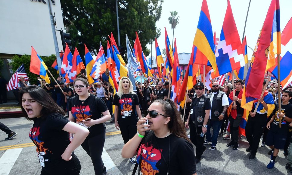 Armėnijoje tęsiasi protestai
