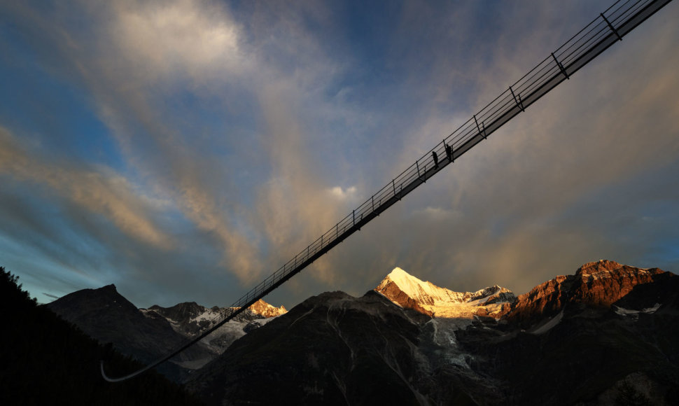 Kabantis tiltas Šveicarijoje