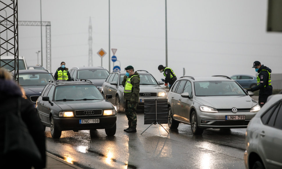 Policijos patikros punktas Kaune