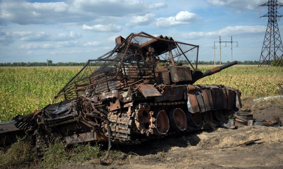 Sunaikintas rusų tankas prie Sudžos