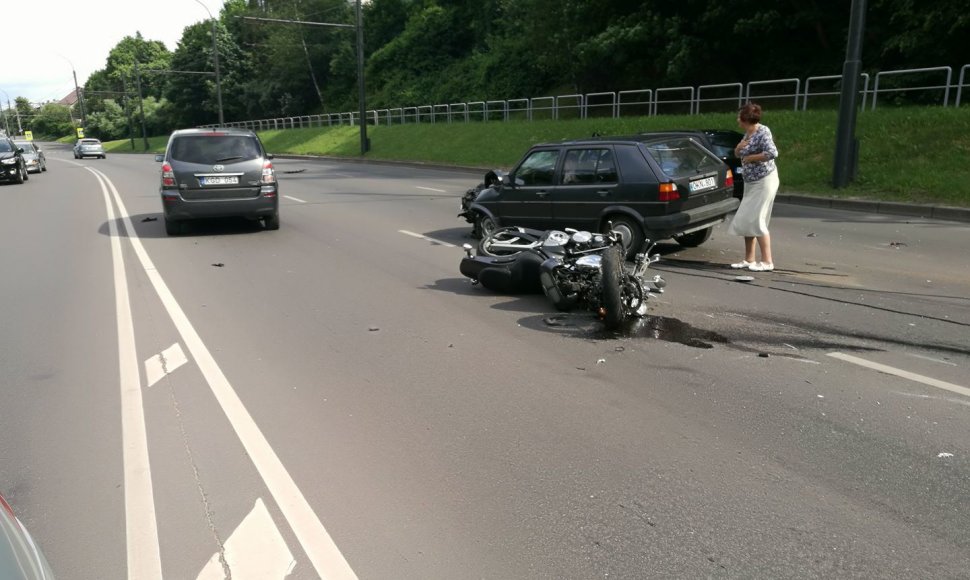 Motociklo avarija Kauno Nuokalnės gatvėje