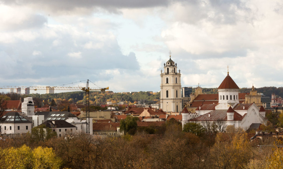 Vilniaus miesto gamta numeta rudeninius lapus