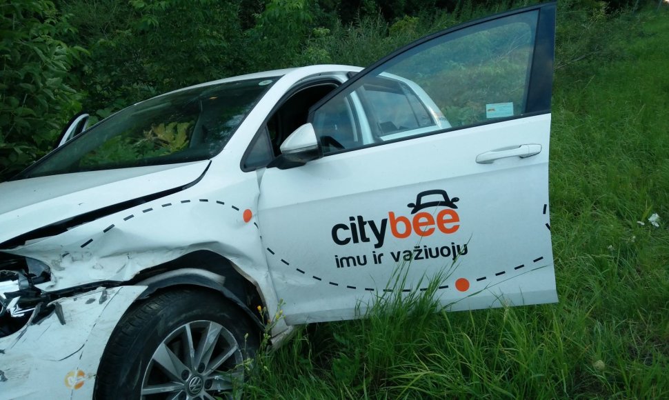 „Citybee“ automobilio „Volkswagen Golf“ avarija