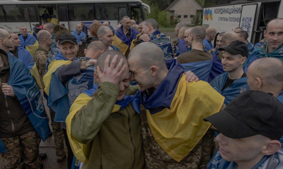 Kyjivas ir Maskva apsikeitė belaisviais: į Ukrainą grįžo 205 kariai / Roman Pilipey / AFP