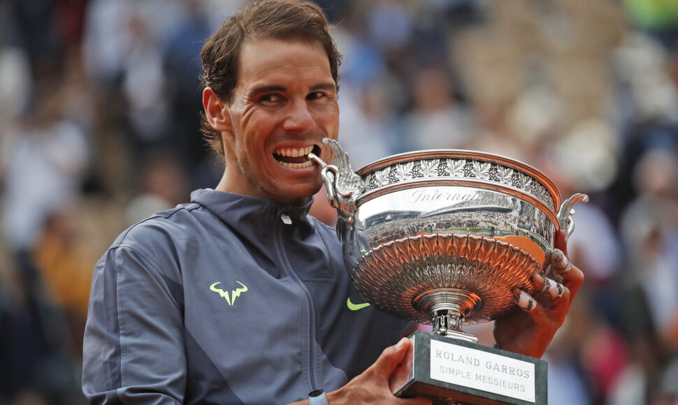Rafaelis Nadalis su &bdquo;Roland Garros&ldquo; trofėjumi