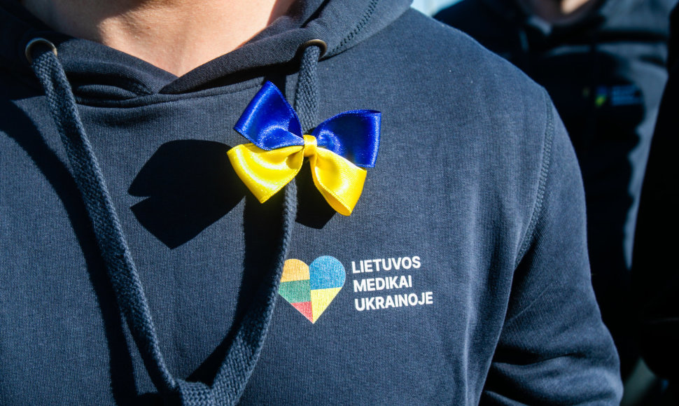 Pasitikti iš Ukrainos į Lietuvą grįžę iniciatyvos „Lietuvos medikai Ukrainoje“ dalyviai.