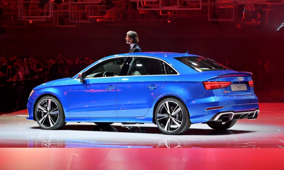Paryžiuje parodytas naujasis „Audi RS3“