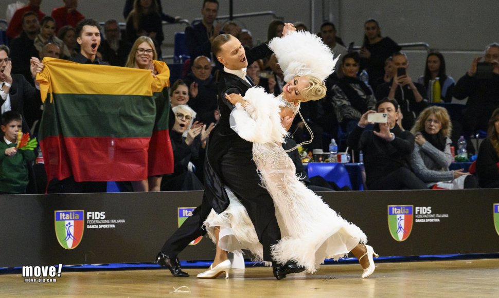 Evaldas Sodeika ir Ieva Sodeikienė 2022 m. pasaulio mėgėjų standartinių šokių čempionate Italijoje užėmė 2-ąją vietą.