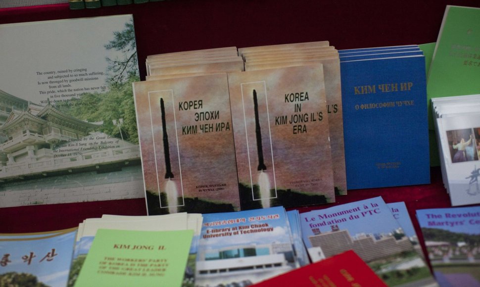 Knygos, parduodamos Šiaurės Korėjoje