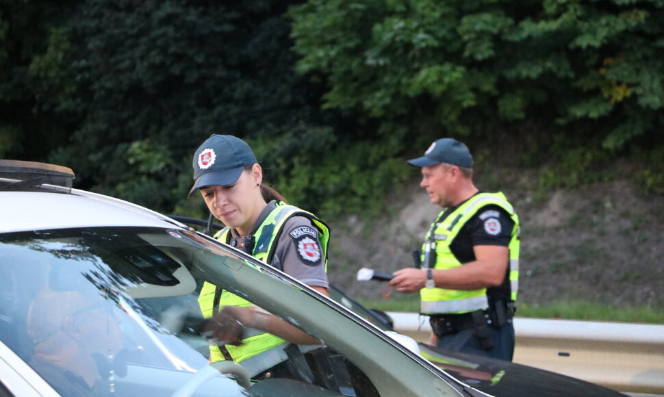 Kauno apskrities policijos patikrų metu nustatyti net 42 girti vairuotojai