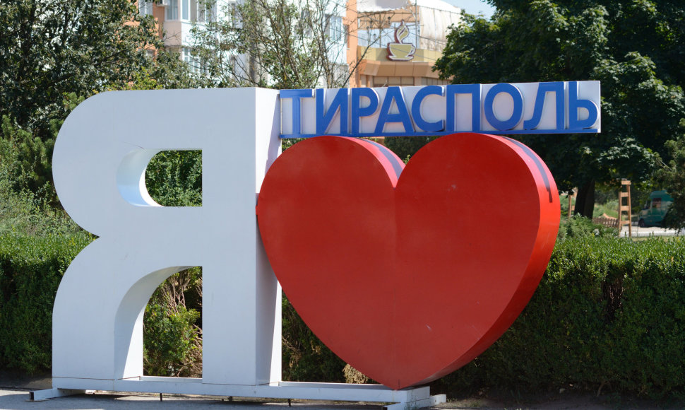 „Aš myliu Tiraspolį“ skelbia ženklas Padniestrėje