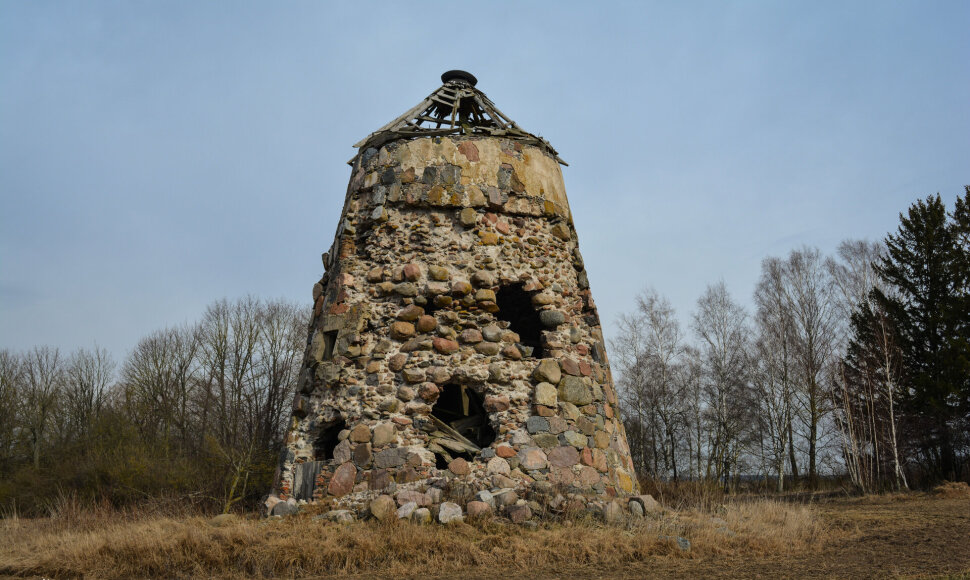 Gikonių vėjo malūnas (Pakruojo r.)