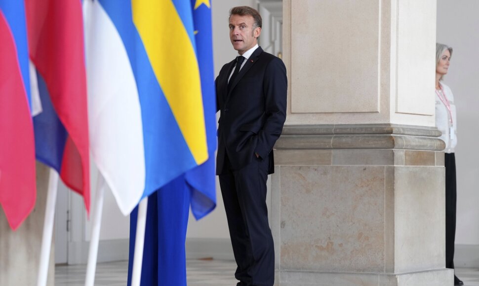 Emmanuelis Macronas / / AP