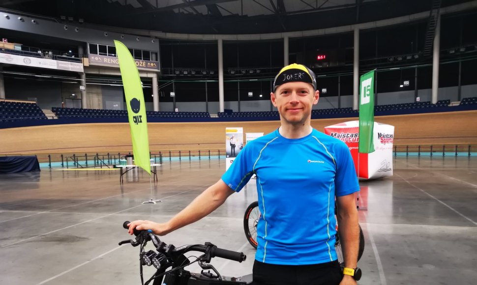 Dviratininkas Saulius Speičys elektriniu dviračiu siekia Guinnesso rekordo