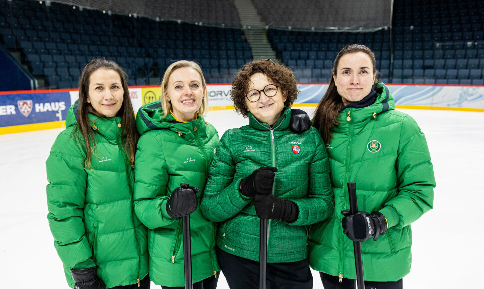 Lietuvos moterų kerlingo rinktinė: Justina Zaleckienė, Olga Dvojeglazova, Virginija Paulauskaitė, Rūta Blažienė.