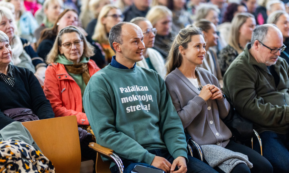 Žygiuojantys mokytojai