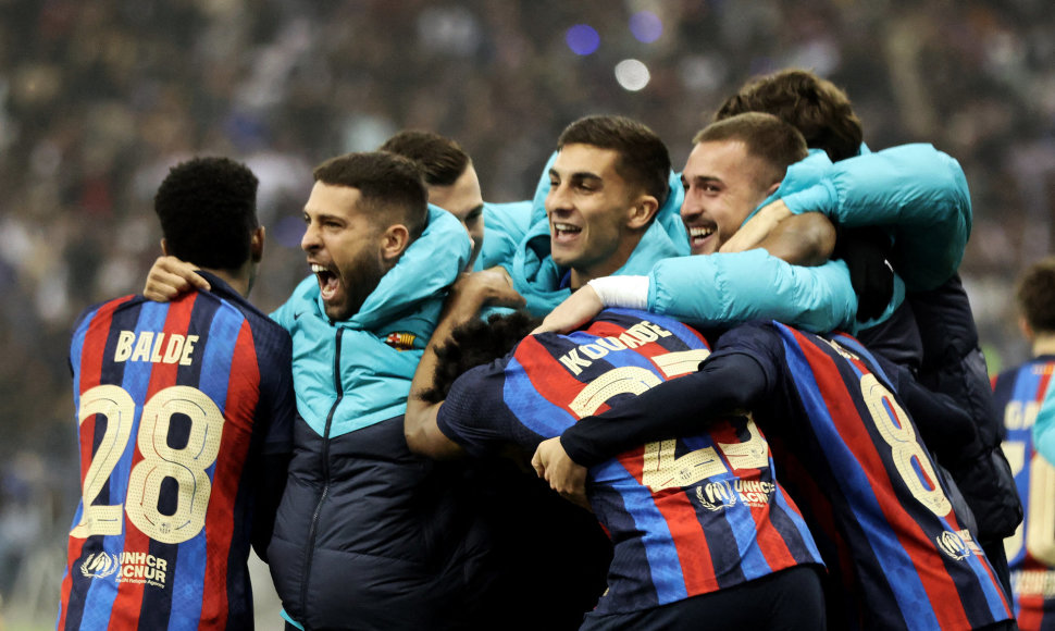 „Barcelona“ futbolininkai, laimėję 2023 m. Ispanijos supertaurę