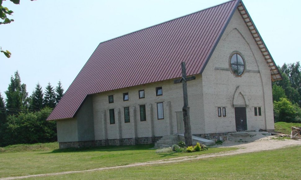 Kūlupėnų šv. Motiejaus bažnyčia pastatyta pačių miestelio gyventojų jėgomis