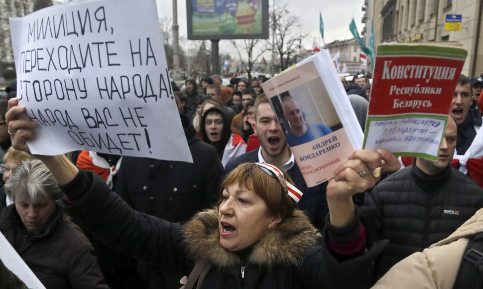 Minske ir kituose Baltarusijos miestuose tęsiasi protestai