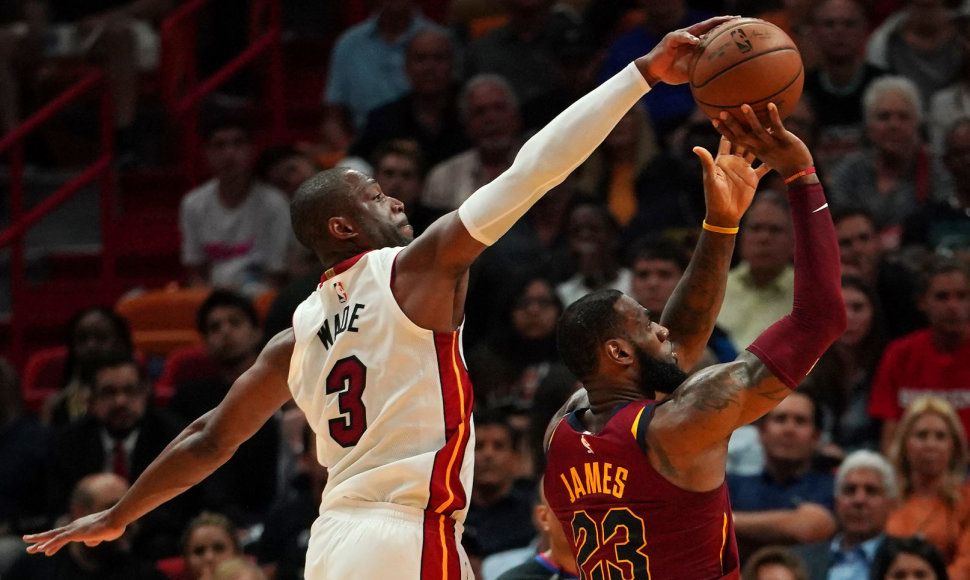 Dwyane'as Wade'as blokuoja LeBroną Jamesą