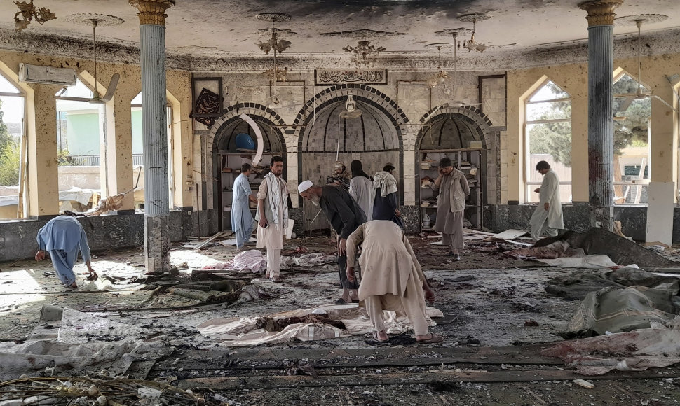 Sprogdinimo padariniai mečetėje šiauriniame Afganistano Kunduzo mieste