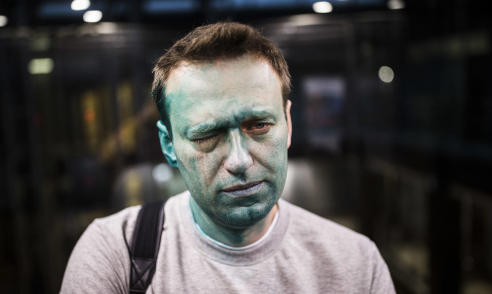Briliantine žaluma apipiltas Aleksejus Navalnas