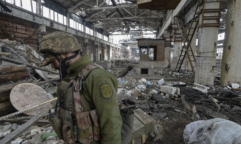 Ukrainos karys ties kontaktine linija prie Avdijivkos