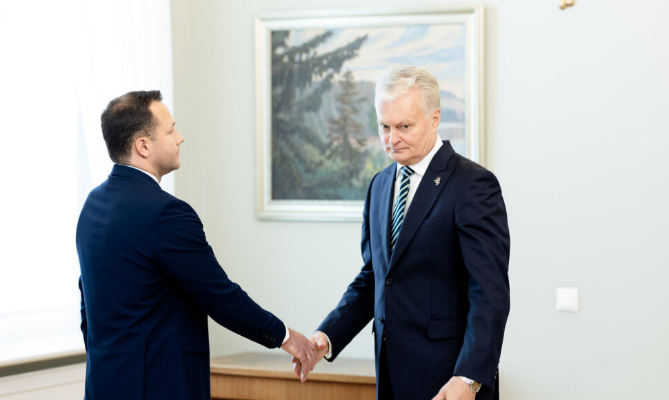Edvinas Grik&scaron;as, Gitanas Nausėda