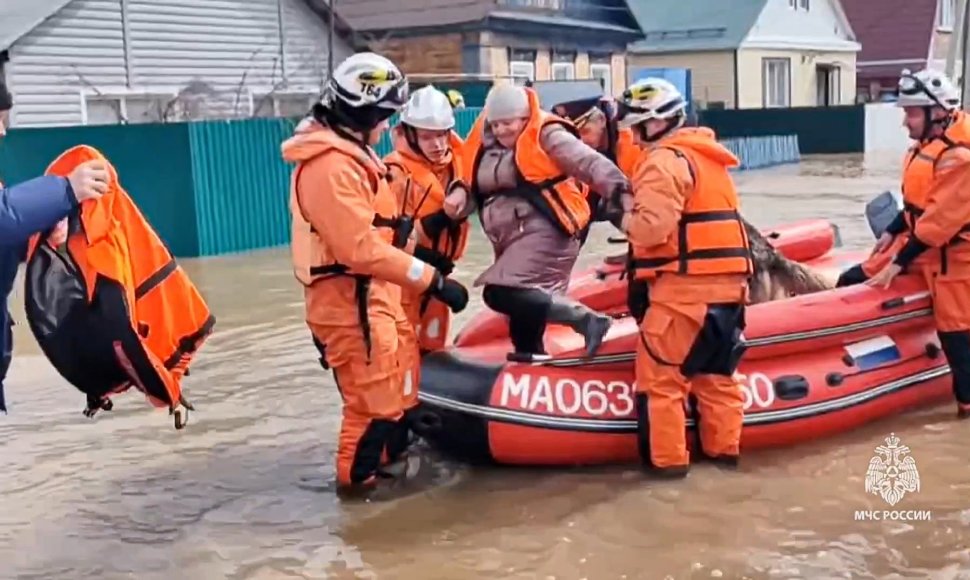 Rusijoje pratrūkus užtvankai evakuota daugiau kaip 4 tūkst. žmonių