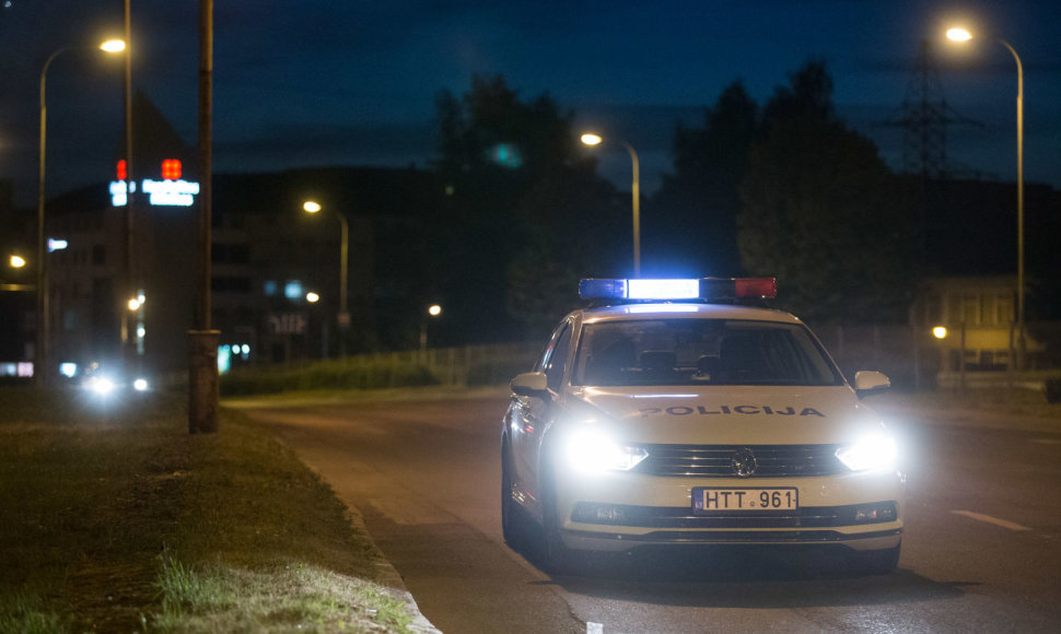 Naktinis policijos reidas