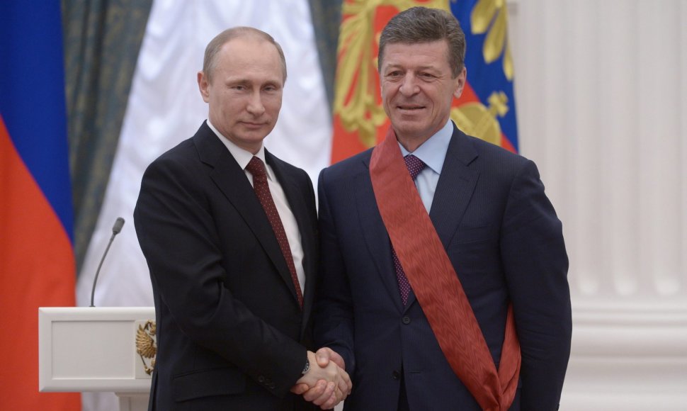 V.Putinas sveikina D,Kozaką.