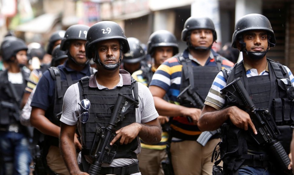 Bangladeše per policijos reisą nukauti 9 įtariami islamistai