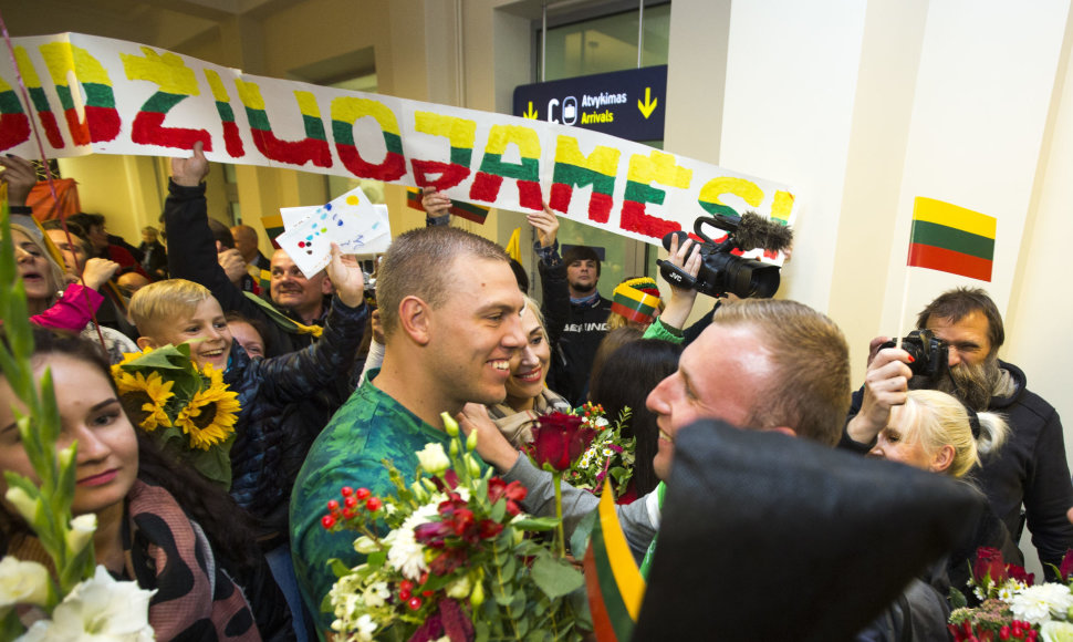 Pasitikti iš Rio grįžę Lietuvos parolimpiečiai