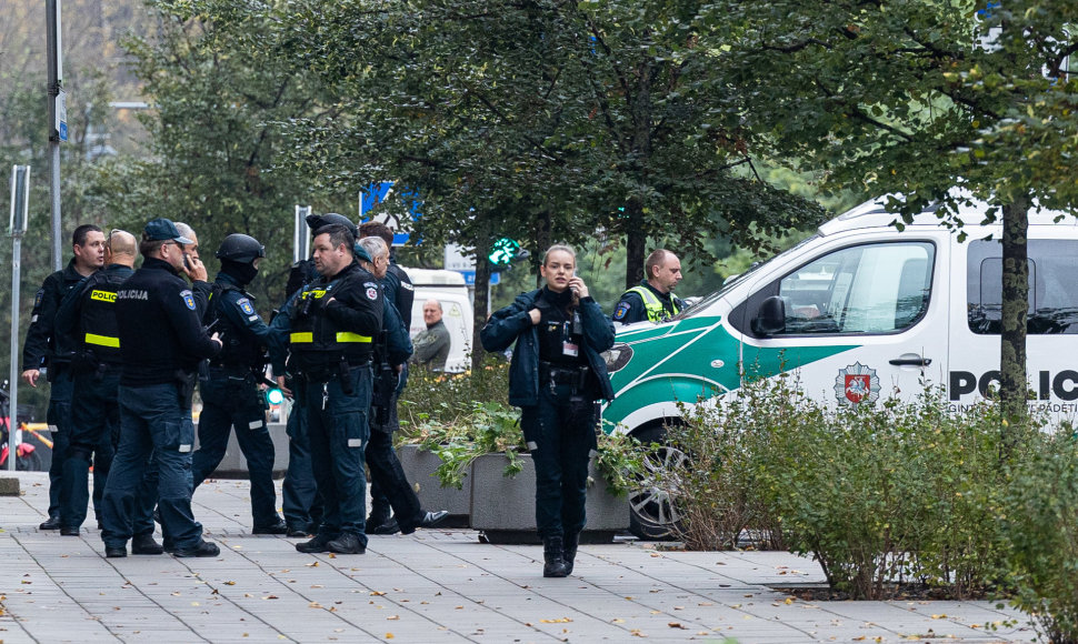 Vilniaus centre nušautas advokatas ir pašauti 2 policijos pareigūnai