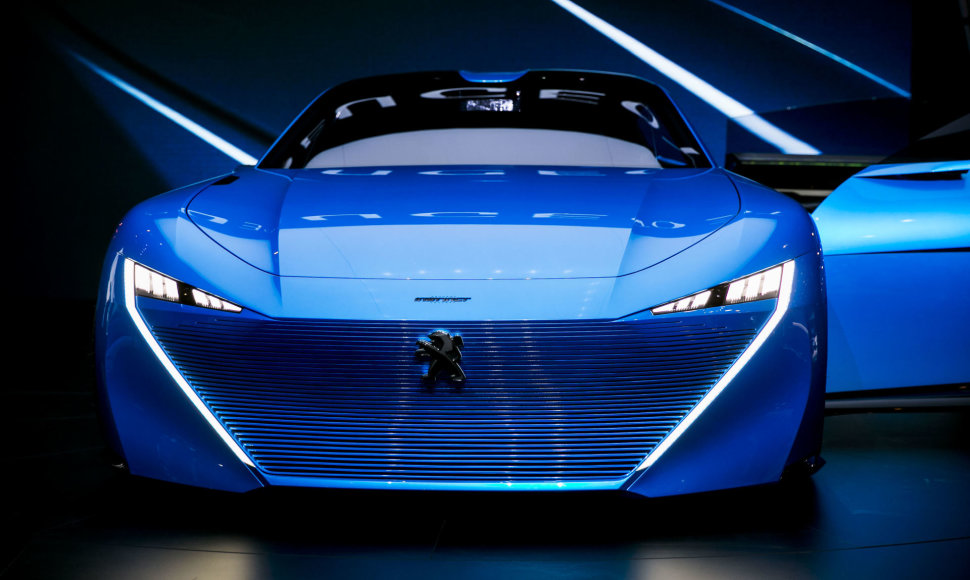 Ženevoje žiūrovus stebino naujasis „Peugeot Instinct“
