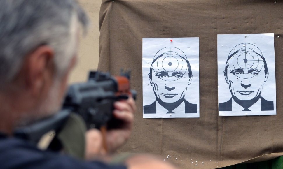 Ukrainos šaudykloje taikiniai su Vladimiro Putino atvaizdu