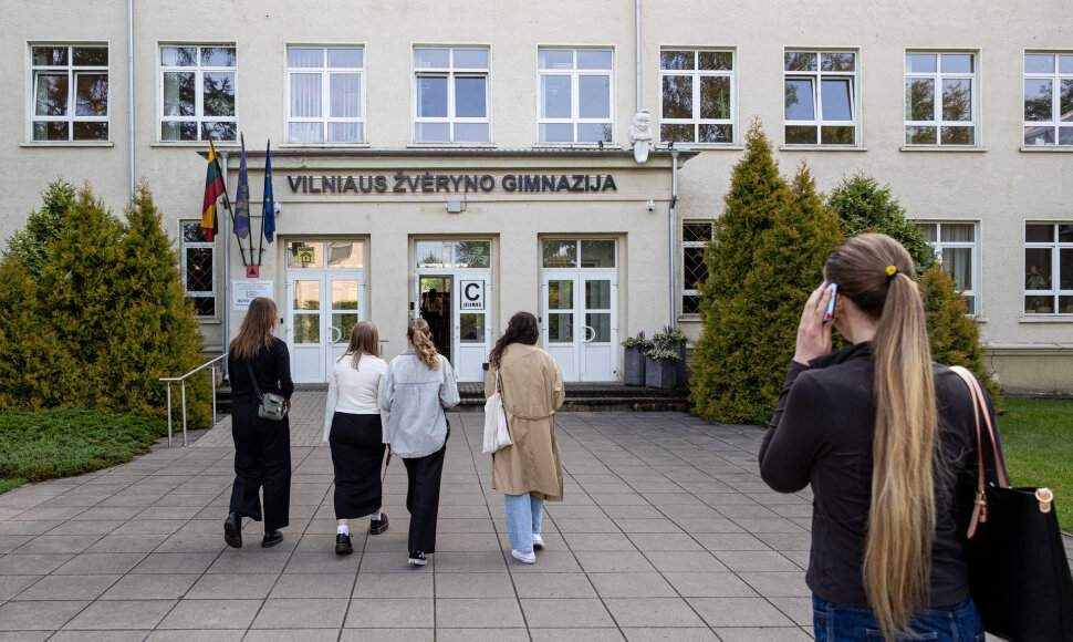 Abiturientai laiko valstybinį lietuvių kalbos egzaminą