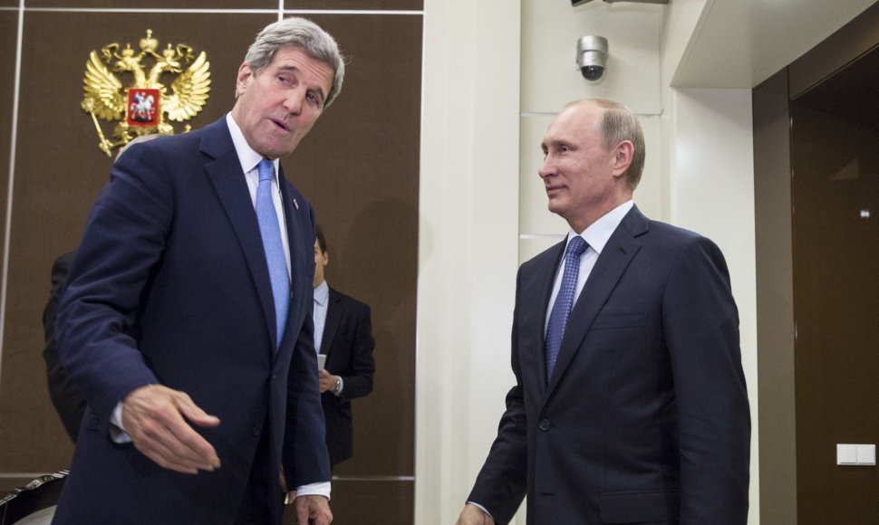 Johnas Kerry Sočyje susitiko su Vladimiru Putinu.