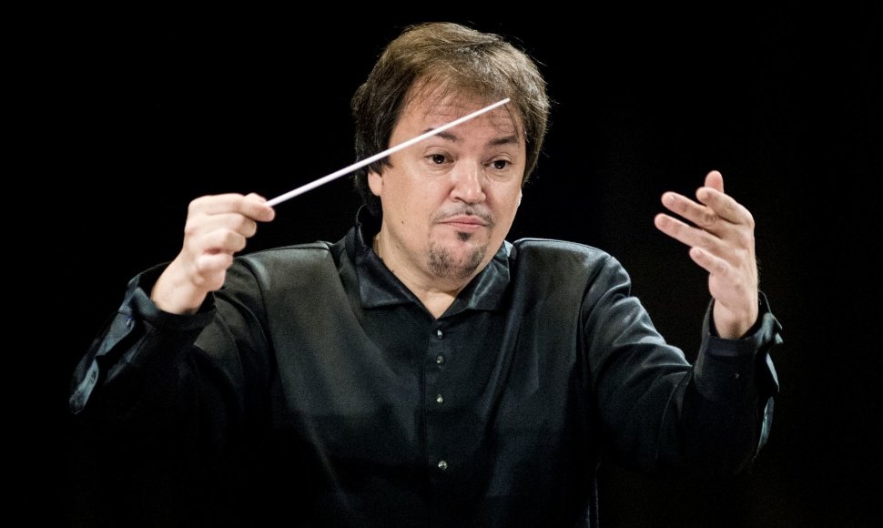 Dirigentas Sergejus Krylovas pasirodys „Nakties serenadų“ koncertuose