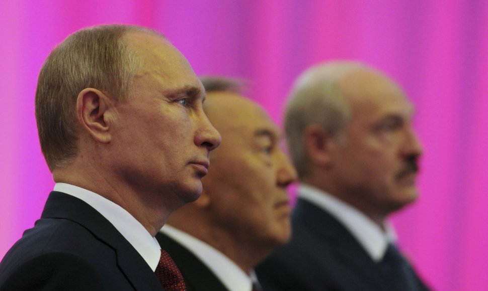 Rusijos prezidentas Vladimiras Putinas, Kazachstano prezidentas Nursultanas Nazarbajevas ir  Baltarusijos prezidentas Aliaksandras Lukašenka