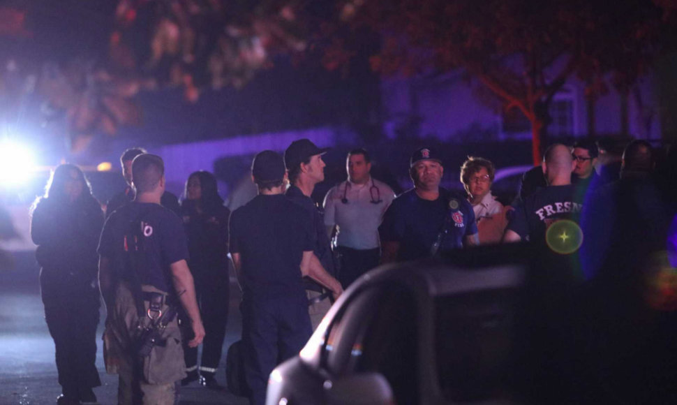 Kalifornijoje per vakarėlį namų kieme pašauta 10 žmonių, 4 mirė