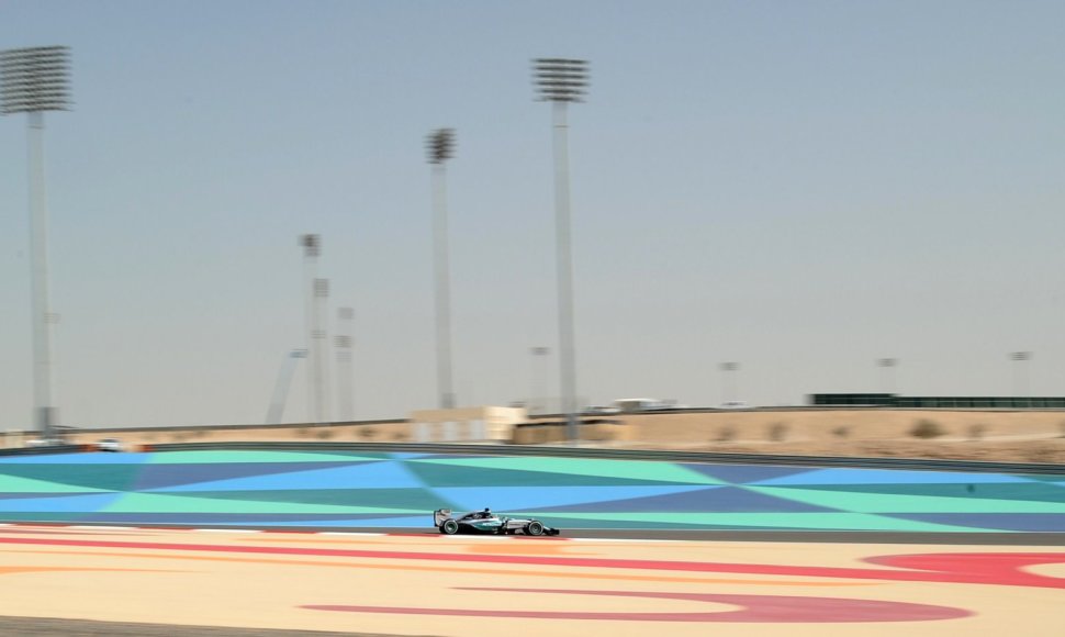 F-1 penktadienio treniruotės prieš Bahreino GP