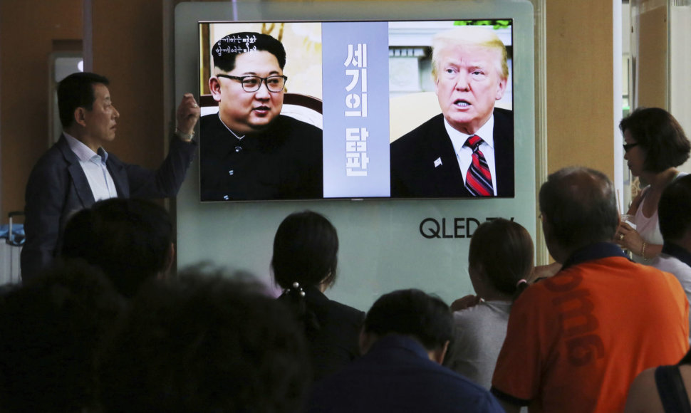 Pasaulis laukia istorinio D.Trumpo ir Kim Jong Uno susitikimo Singapūre