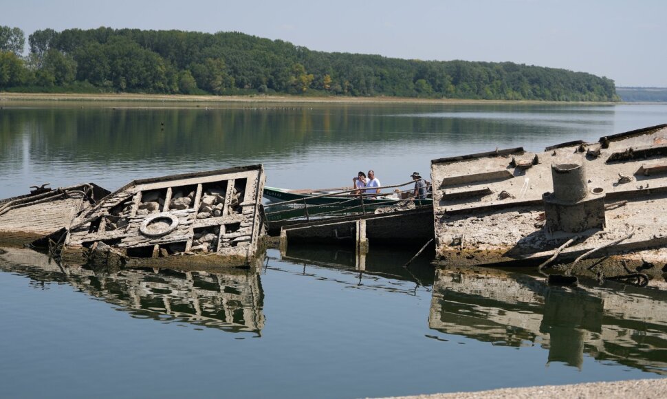 Nacių karo laivai nusekusiame Dunojuje