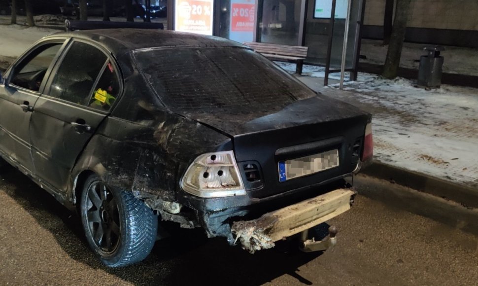 Techniškai netvarkingos BMW, su kuriomis į Kauno gatves išvažiavo du jaunuoliai