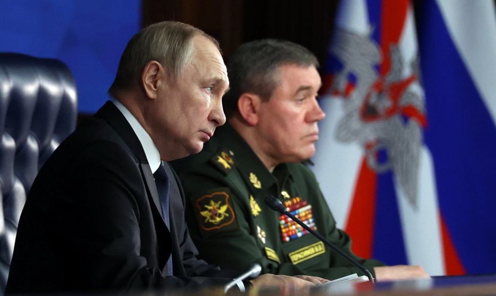 Rusijos lyderis Vladimiras Putinas ir naujas Rusijos ginkluotųjų pajėgų vadas Valerijus Gerasimovas