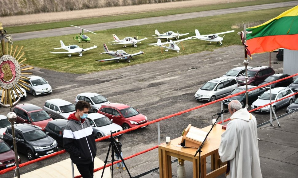 Mišios Bistrampolio dvaro aerodrome