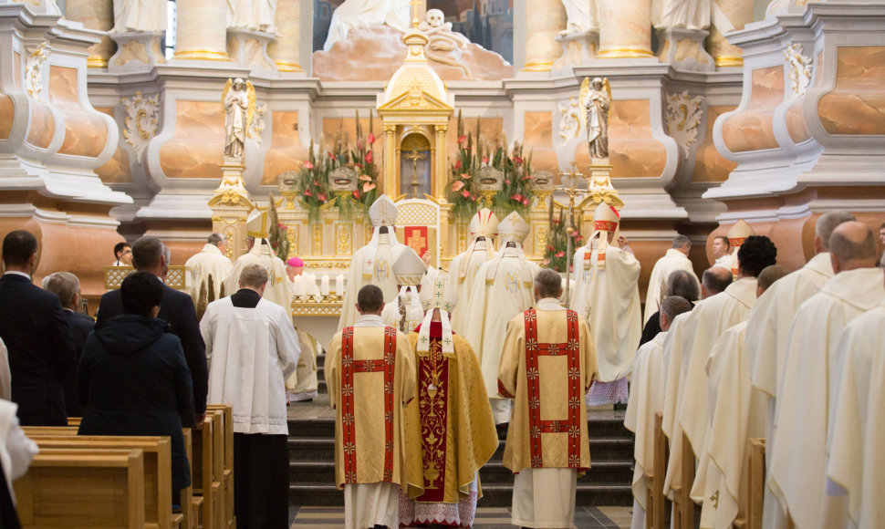 Kauno arkikatedroje bazilikoje vyksta šv. Mišios Sigito Tamkevičiaus paskelbimo kardinolu proga