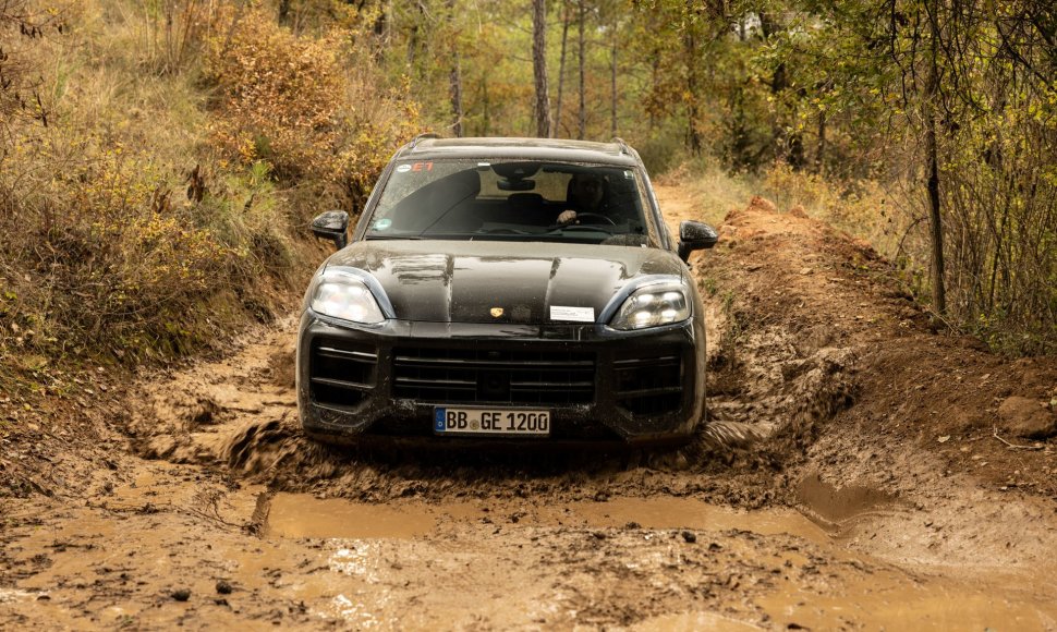 Atnaujintas „Porsche Cayenne“