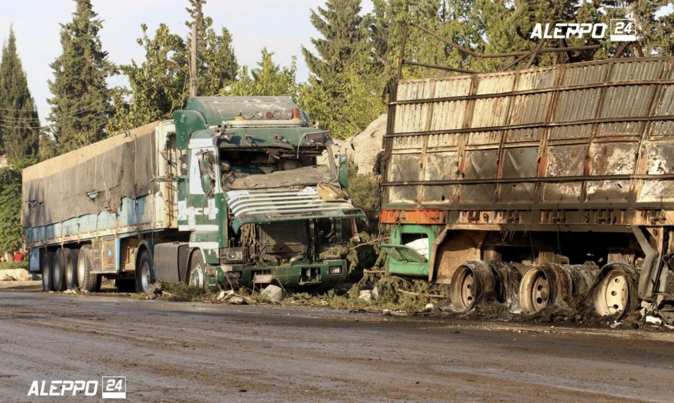 Sirijoje subombarduota humanitarinę pagalbą gabenusi sunkvežimių vilkstinė